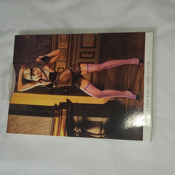 [NWT]💜 Purple Fishnet Mesh Thigh-High Stockings - Great for Halloween Costumes! - Picture 3 of 9